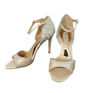 💎 Badgley Mischka ‘Roxy’ Bridal Sandals Crystal Embellished Cream Heels 9.5 👰‍♀️